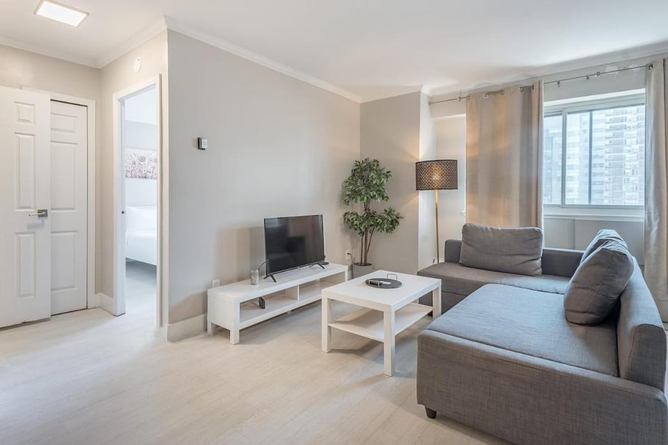 TV and multimedia, Living room, Seating area, wardrobe