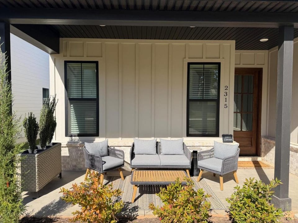 Patio, Seating area