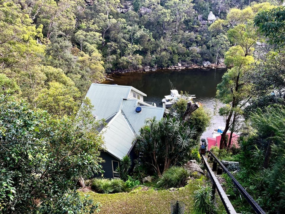 Property building, Natural landscape, Garden view, River view, acessibility