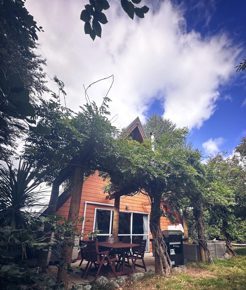 Aurora A-Frame Twizel House in Twizel