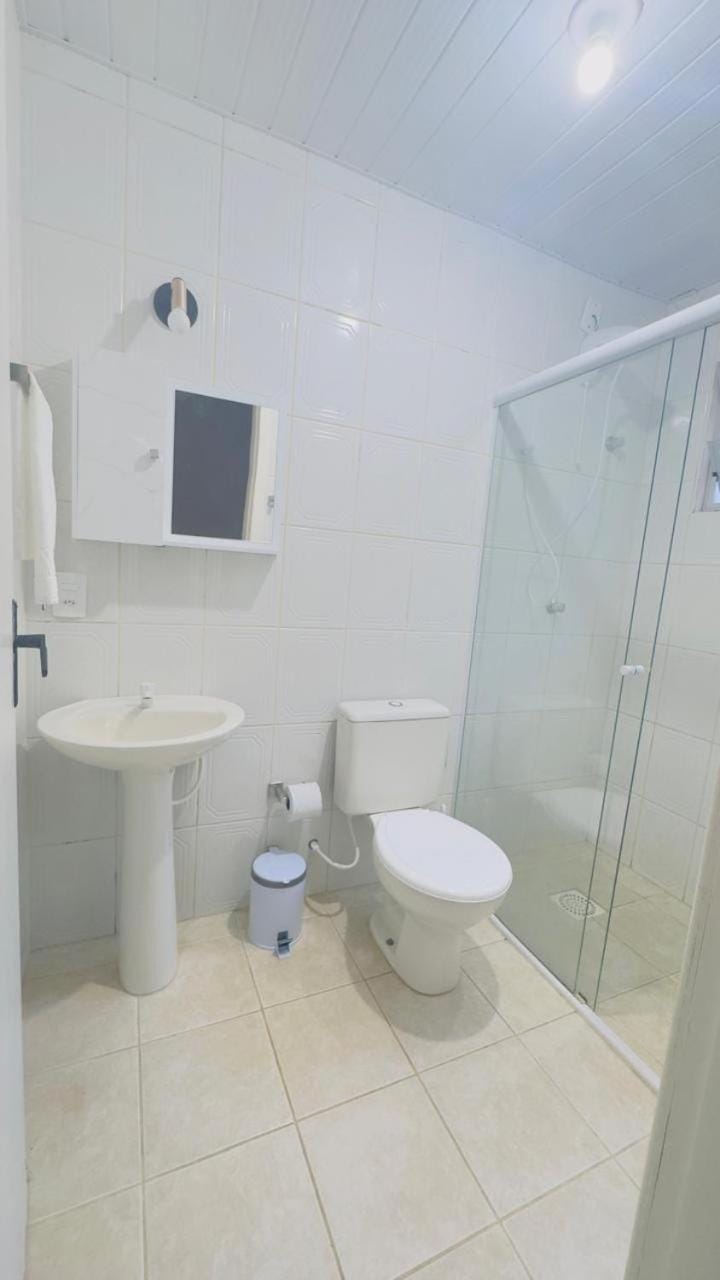 Shower, Toilet, Bathroom, bidet, towels