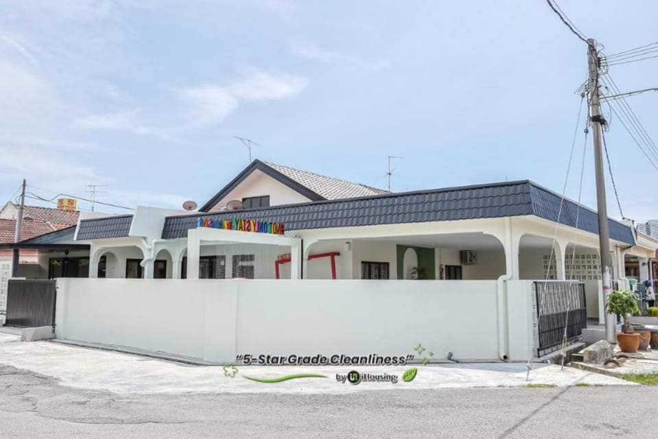 Jonker Street Swimming Pool with Karaoke Villa - Not Only Stay House in Malacca