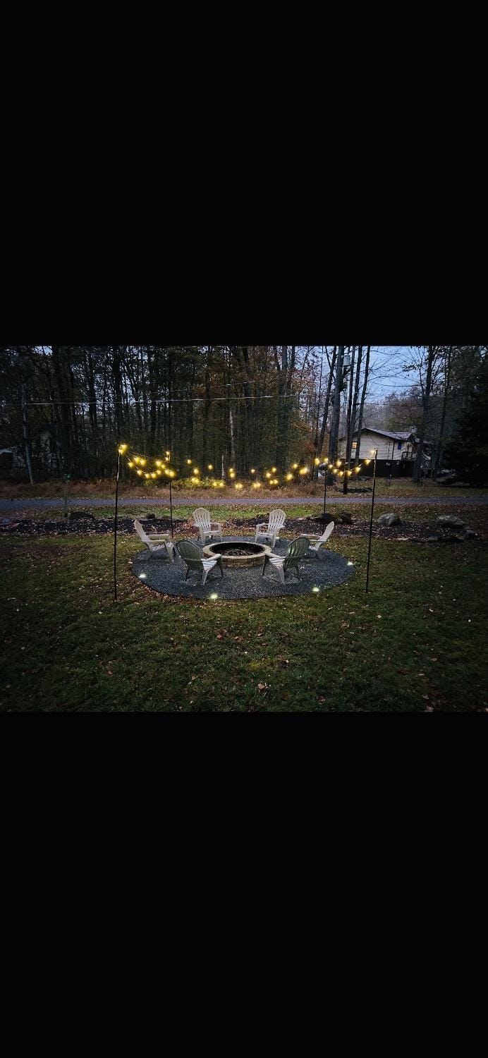 Lake Access, Hot Tub, Fire Pit Chalet in Coolbaugh Township
