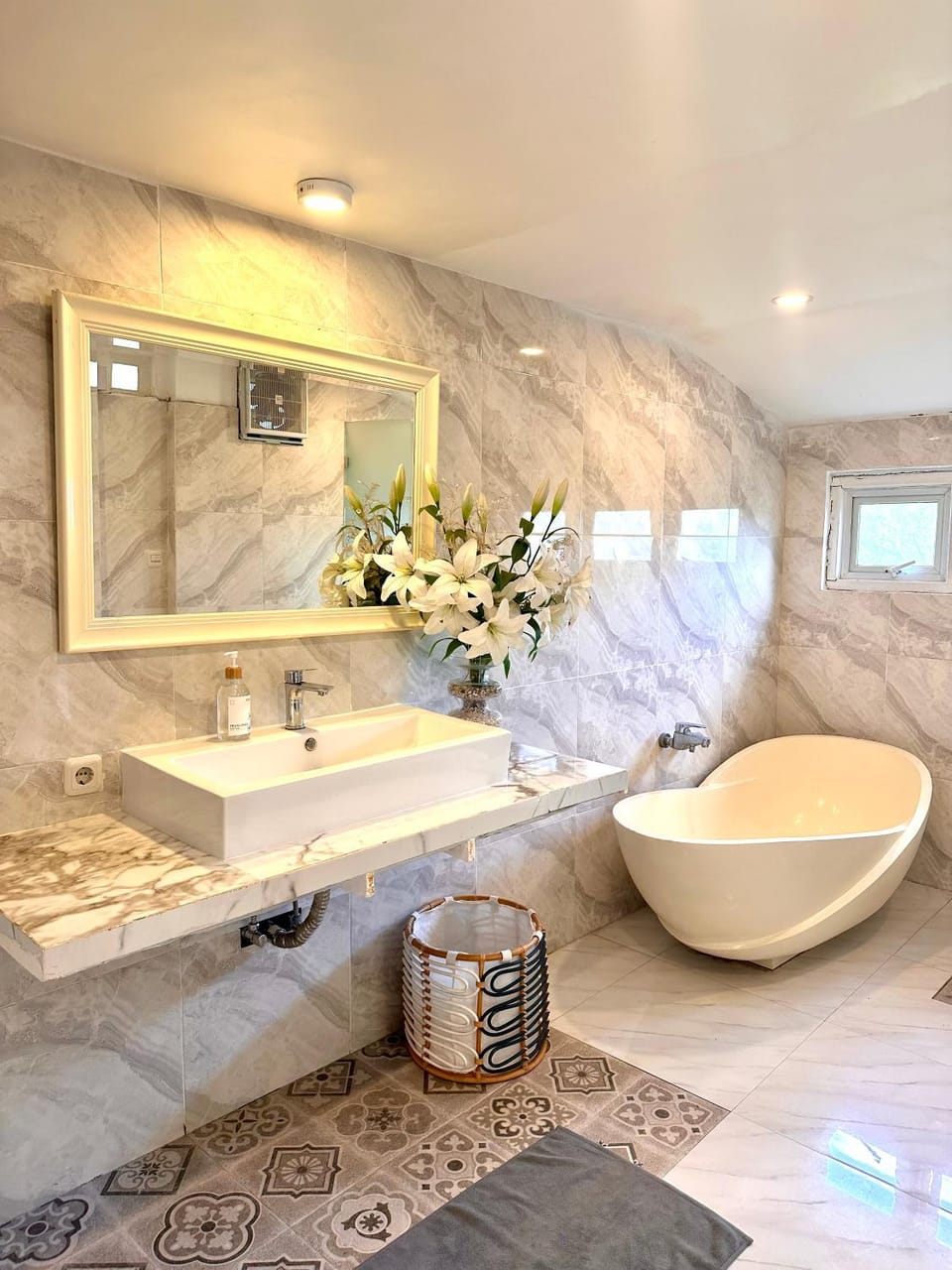 Bathroom, Bath