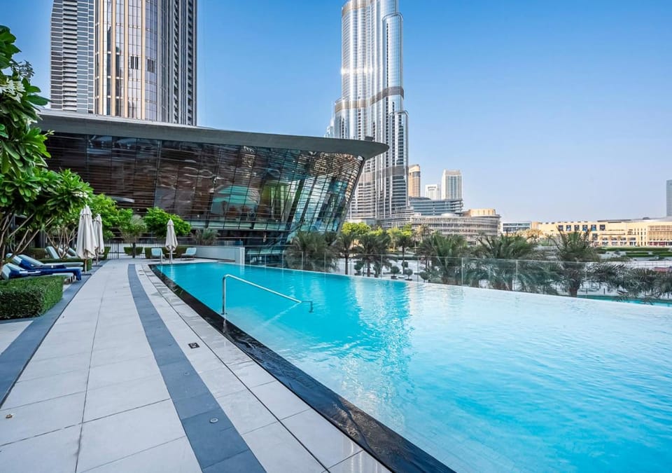 Property building, View (from property/room), City view, Landmark view, Pool view, Swimming pool, sunbed, sunbed
