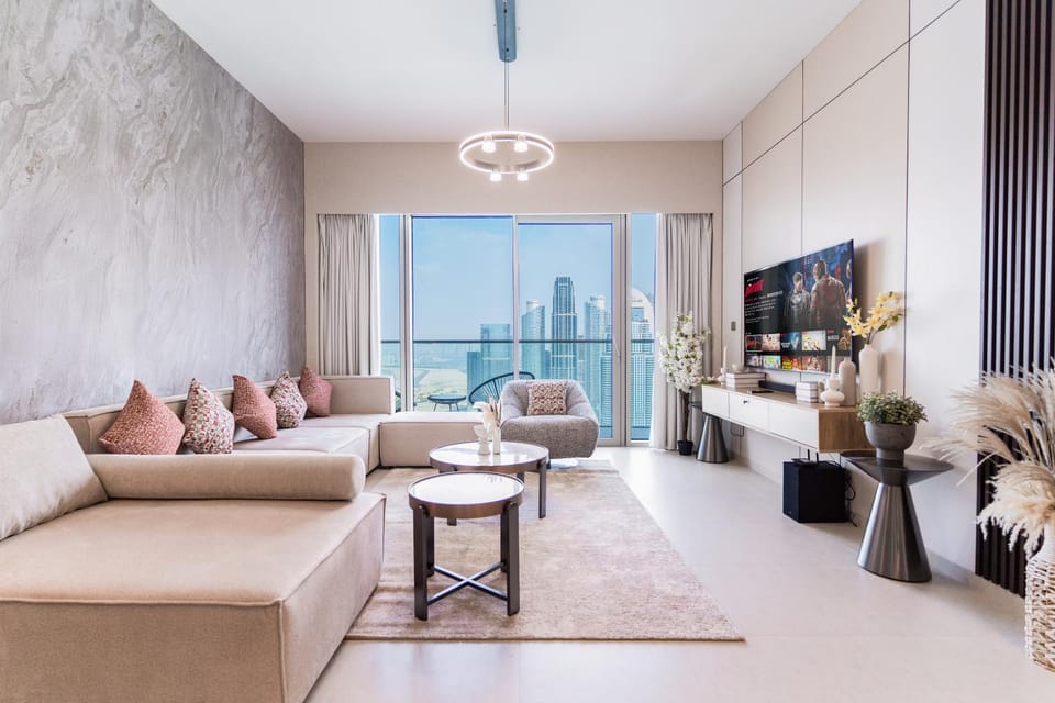 TV and multimedia, Living room, Seating area, Evening entertainment
