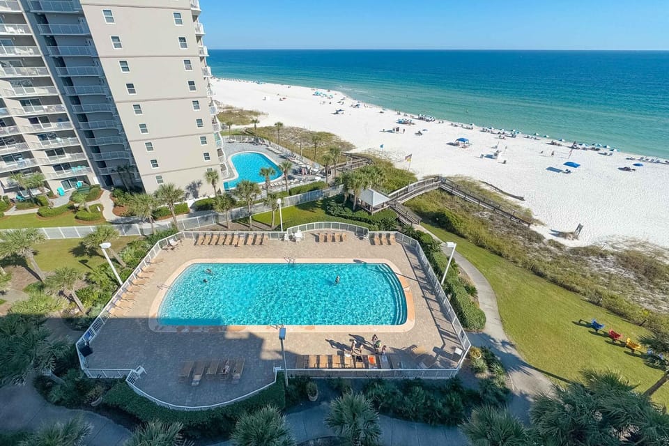 Bird's eye view, Balcony/Terrace, Beach, Pool view, Sea view, Swimming pool, Swimming pool, sunbed