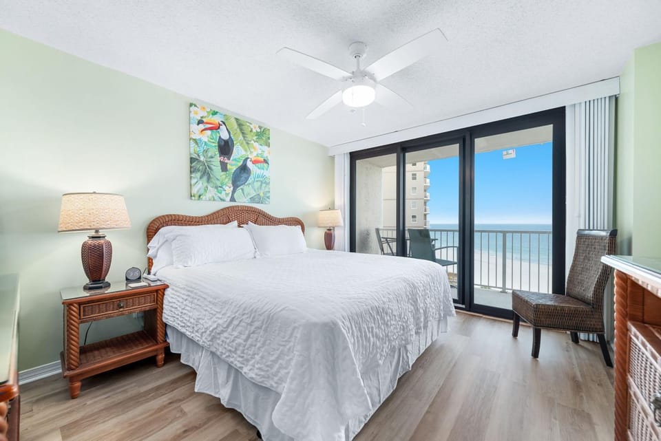 Bed, Balcony/Terrace, Bedroom, Sea view