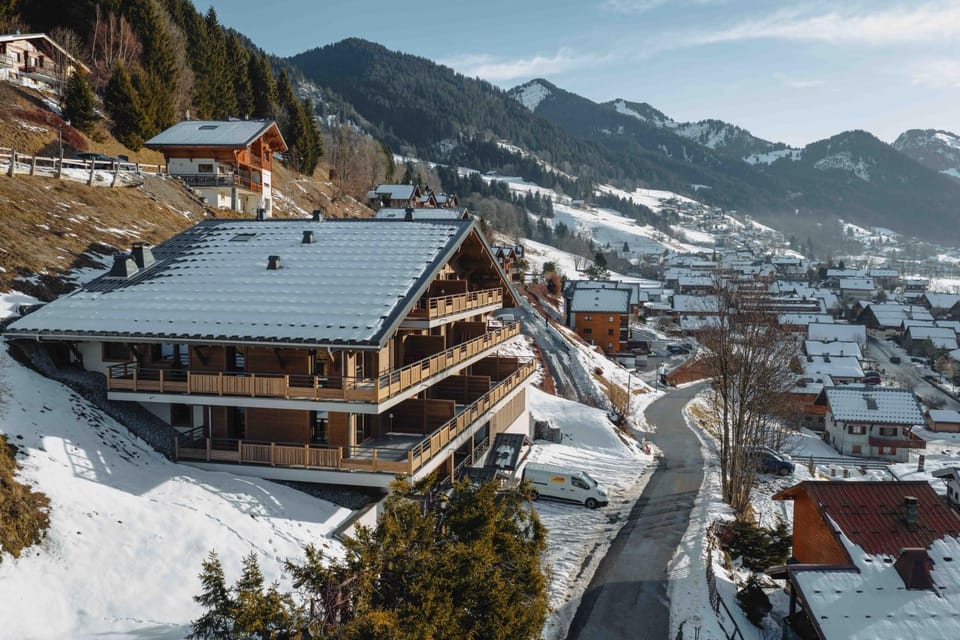 Property building, Natural landscape, Bird's eye view, Winter