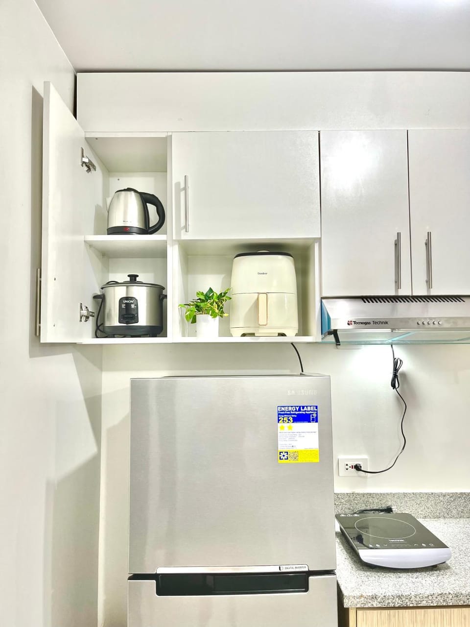 2BR Family Condo for 6pax near IT Park Budget Stay at Urban Deca Homes Banilad by Gerra unit Nathan Apartment in Cebu City