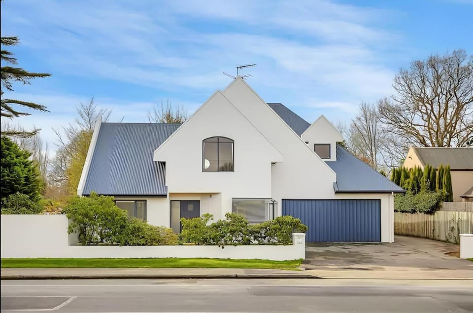 Property building, Street view
