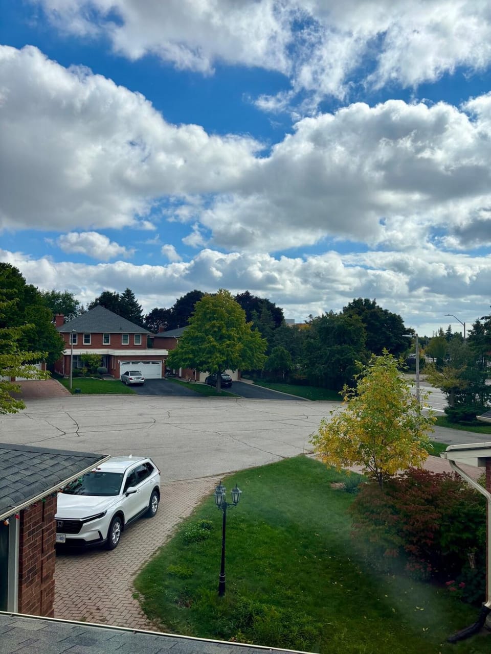 Day, Neighbourhood, Natural landscape, Parking