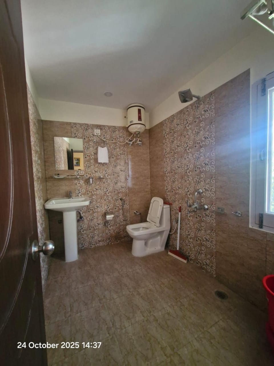 Shower, Toilet, Bathroom