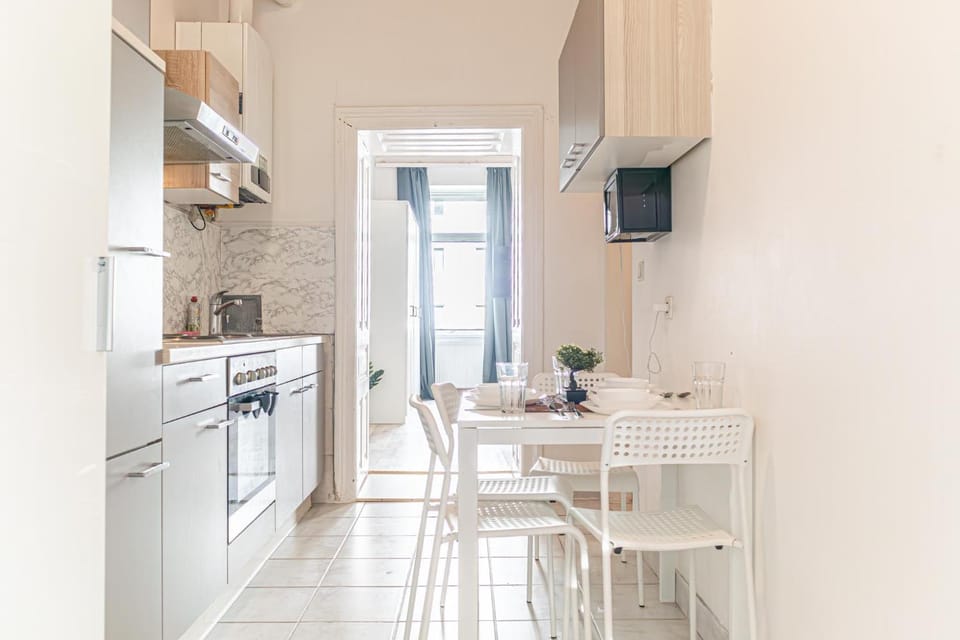 Kitchen or kitchenette, Dining area, stove