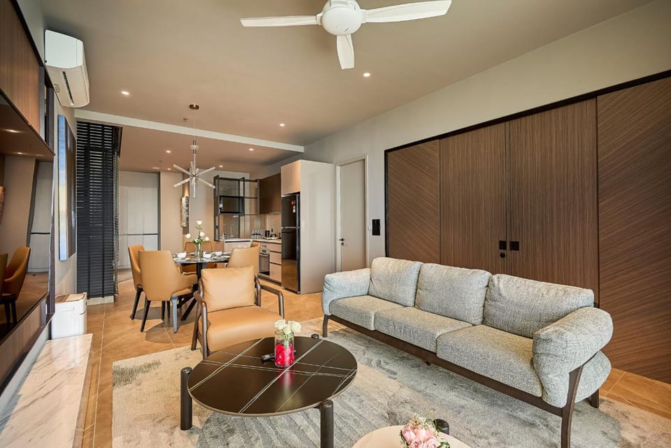 Living room, Dining area