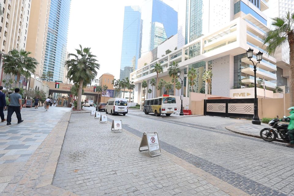Neighbourhood, Nightclub / DJ, Other, Beach, Evening entertainment, Shopping Area, Entertainment