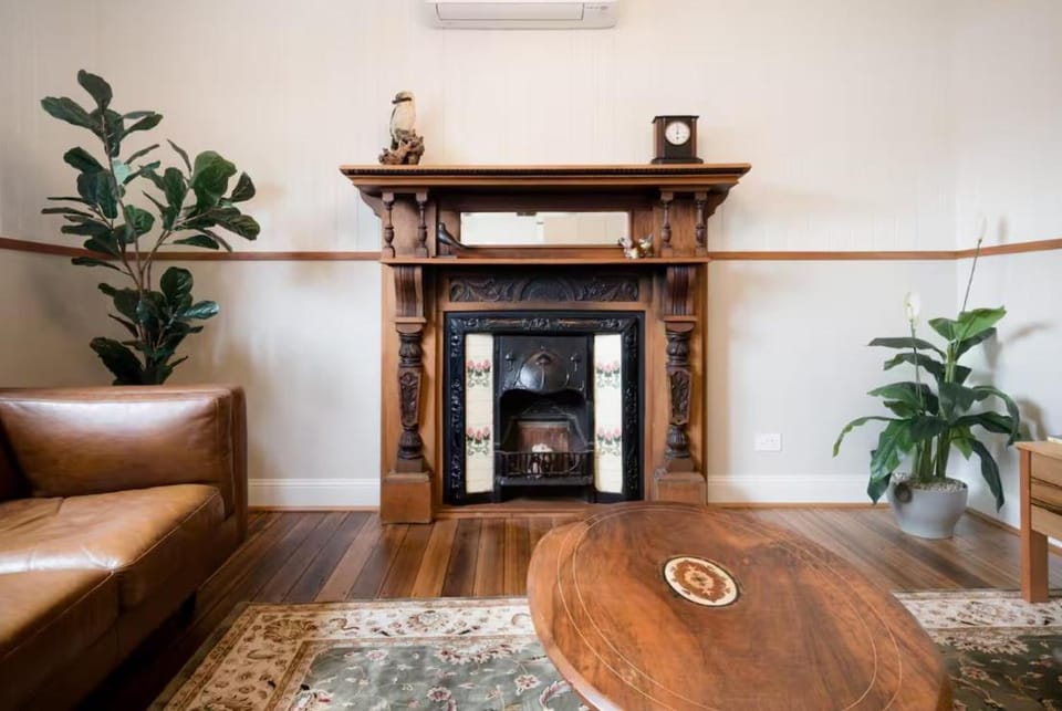 History Meets Luxury - Meet Wahroonga! House in Launceston