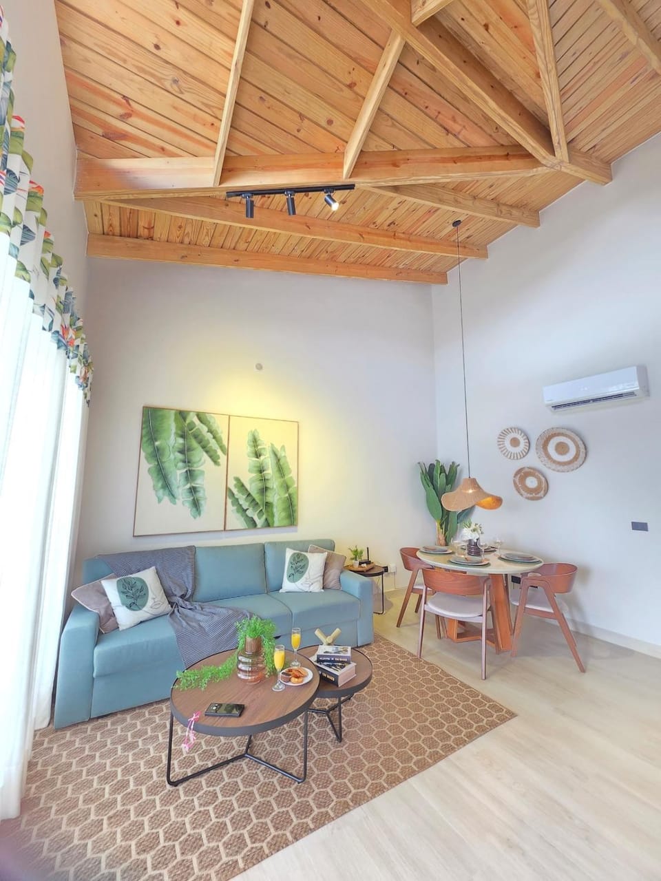 Garden Breeze Penthouse & Pool View l Mistral 401 Apartment in Dominicus