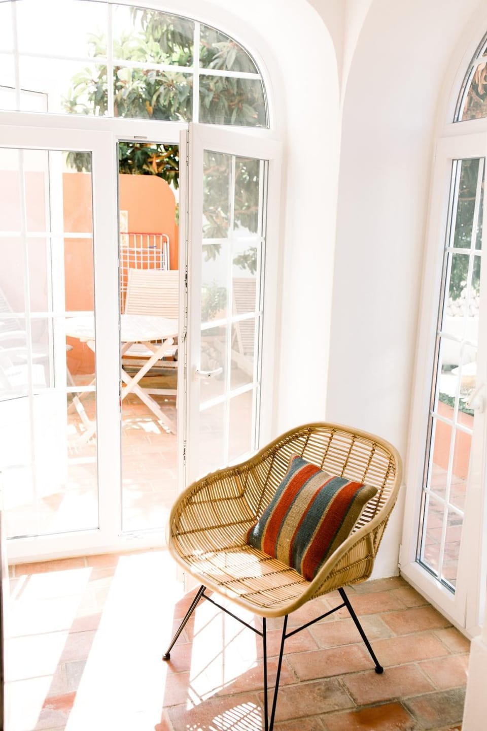Tranquil Garden Getaway with Pool & Charm Old Town Apartment in Lagos