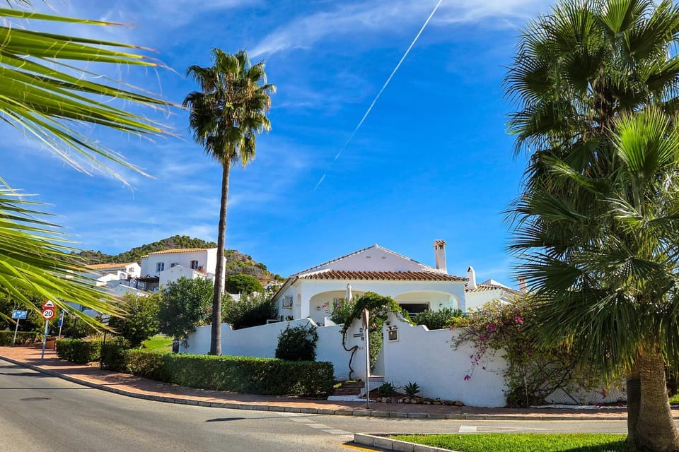 Property building, Natural landscape, Street view