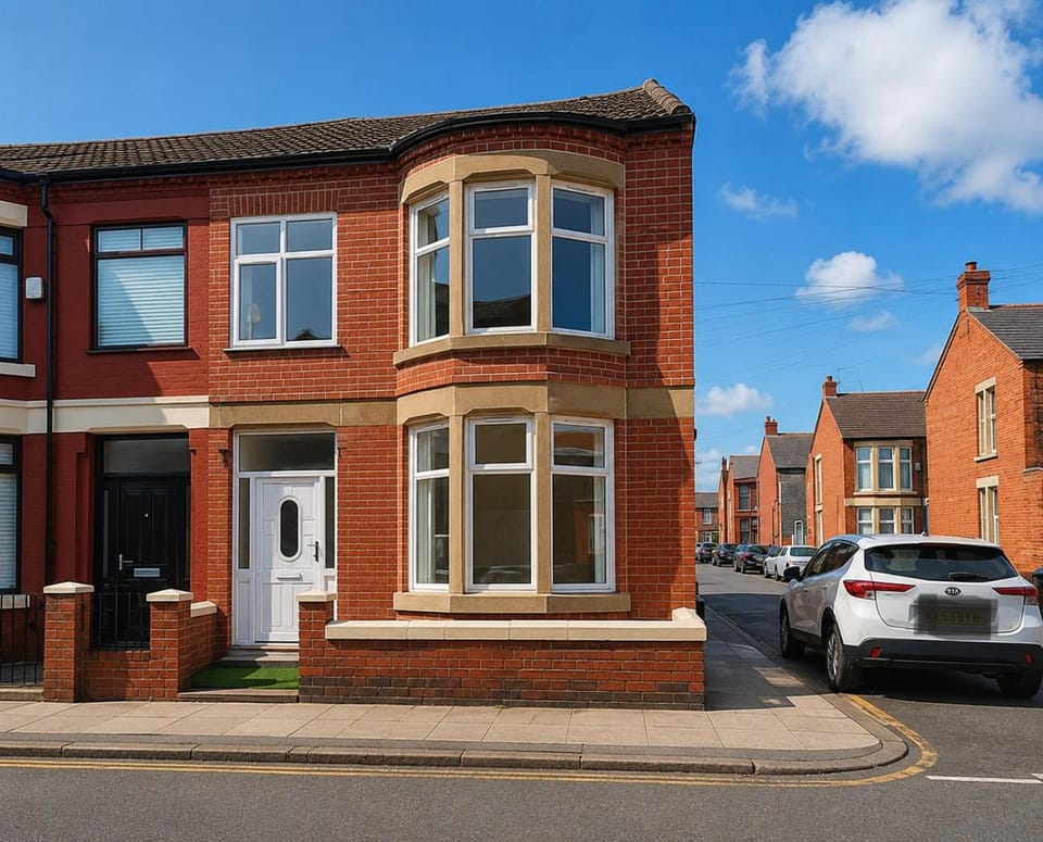 Property building, Day, Street view, Location, Parking