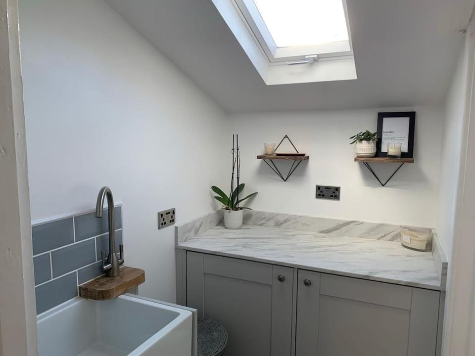 Modern Comfort in Bristol House in Bristol