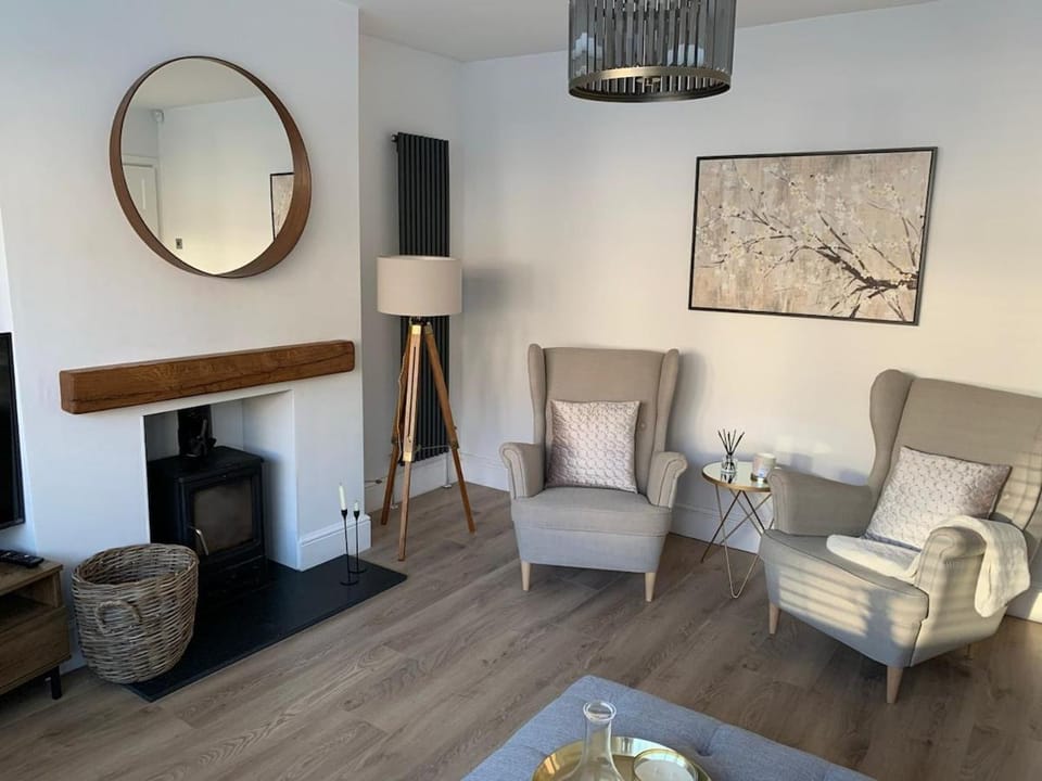 Modern Comfort in Bristol House in Bristol