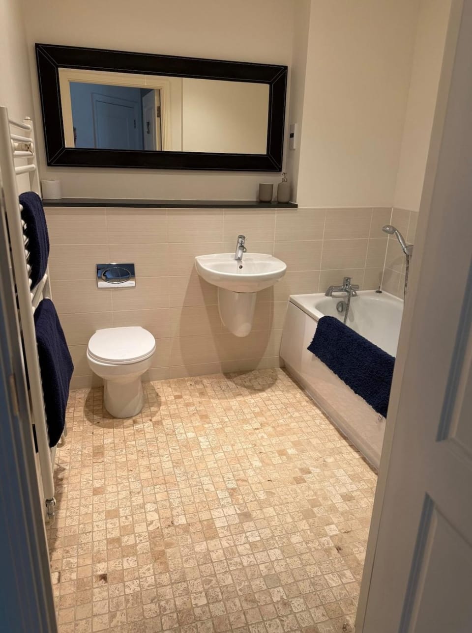 Toilet, Bathroom, Bath, towels