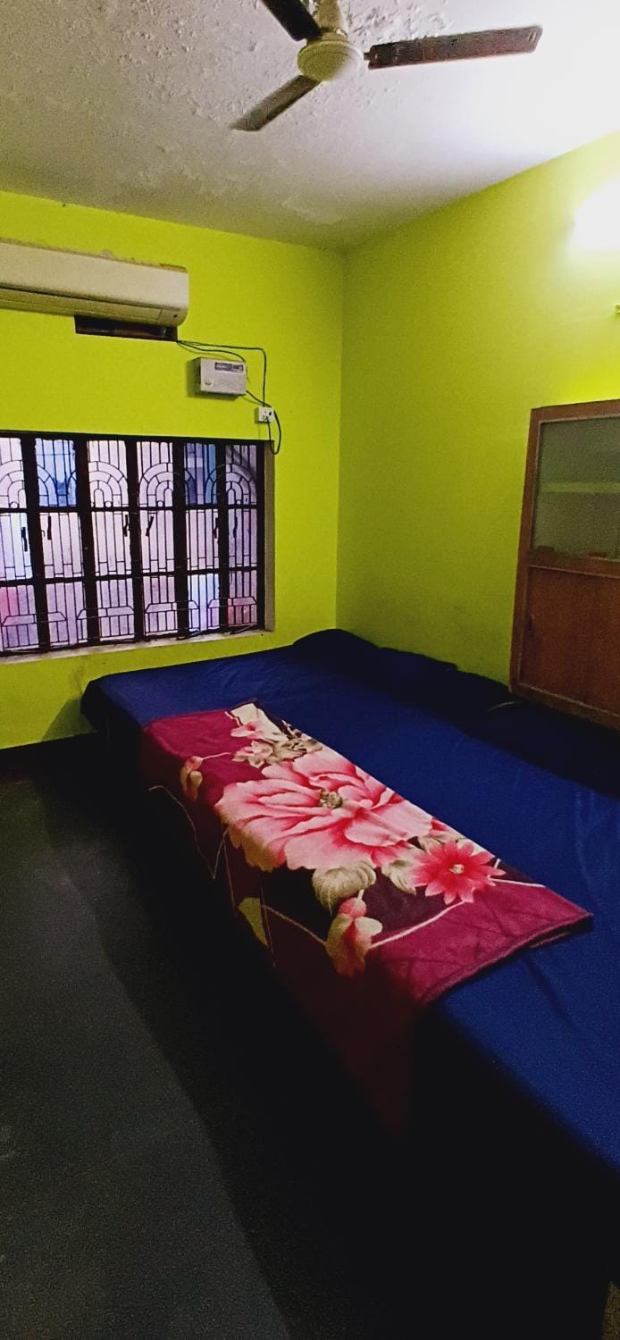 Kashi Balaji Andhra Aashram Hotel in Varanasi