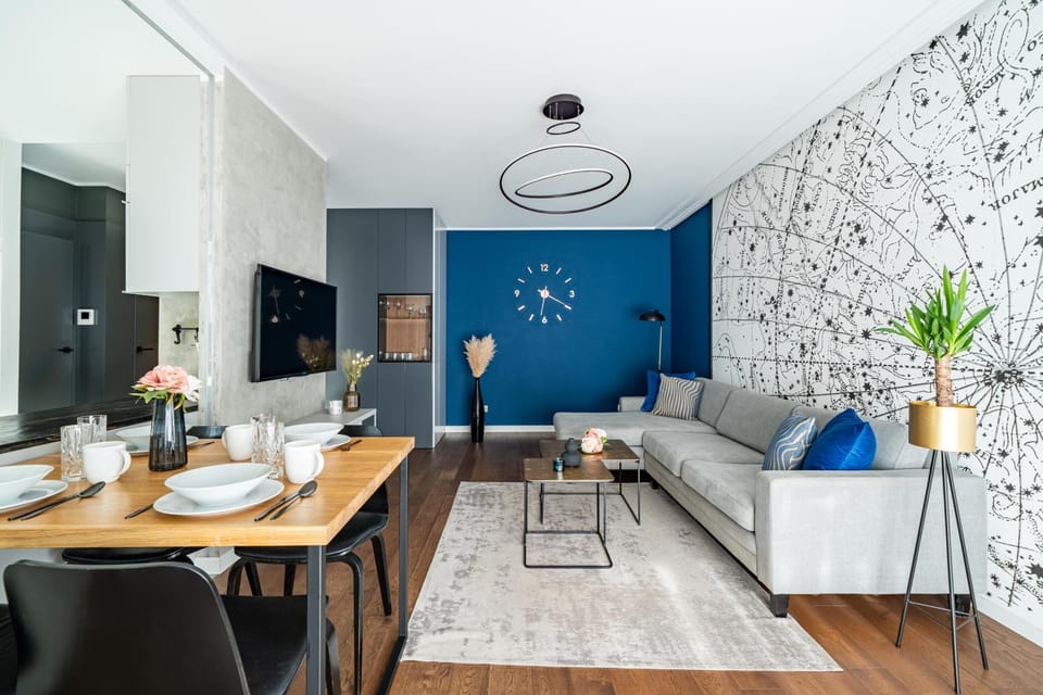 TV and multimedia, Living room, Seating area, Dining area