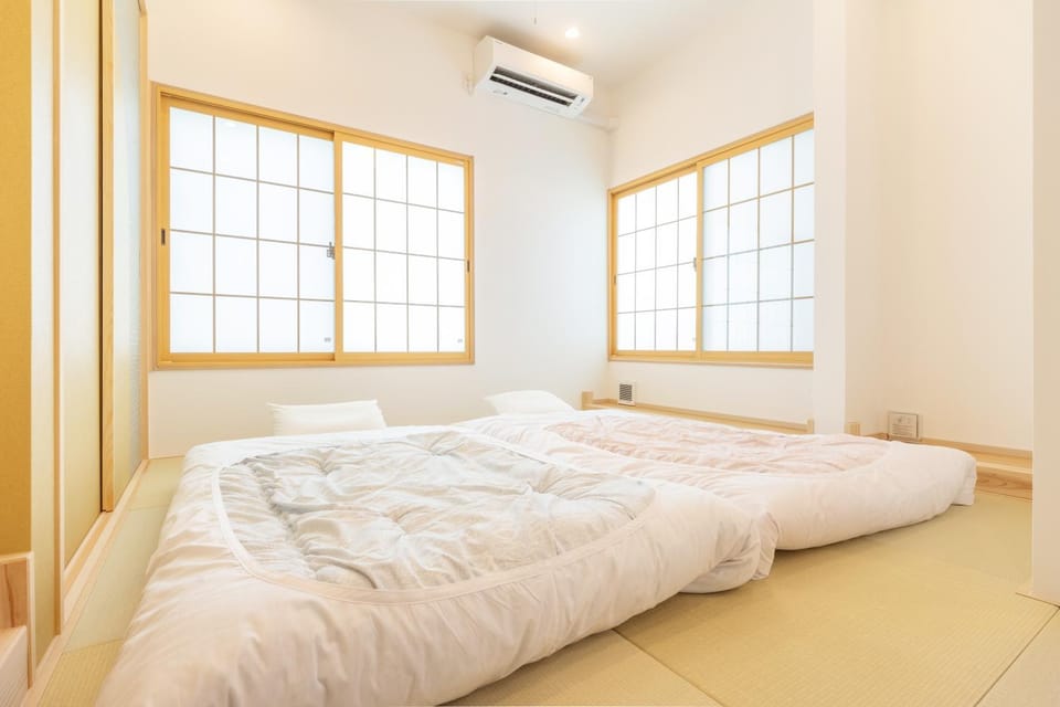 Bed, Photo of the whole room, Bedroom, air conditioner