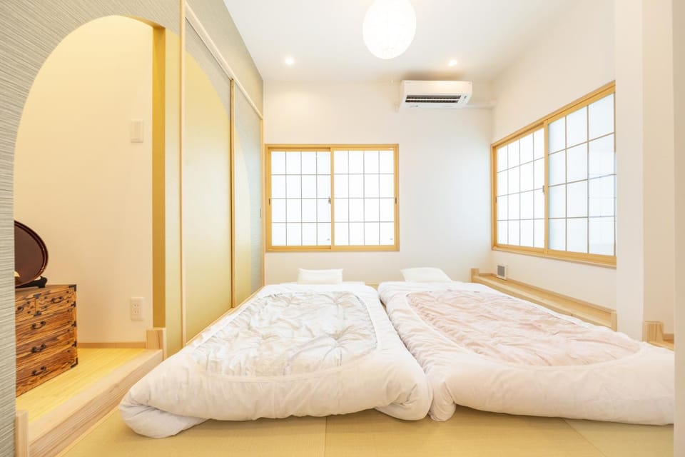 Bed, Bedroom, air conditioner