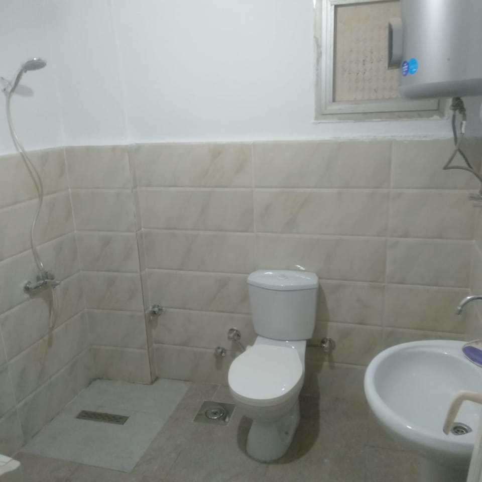 Two-room apartment for rent in Zahraa Al-Dhubat, first floor Apartment in New Cairo City