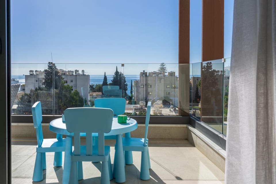 Property building, Patio, Day, Natural landscape, View (from property/room), Balcony/Terrace, Seating area, Dining area, Sea view