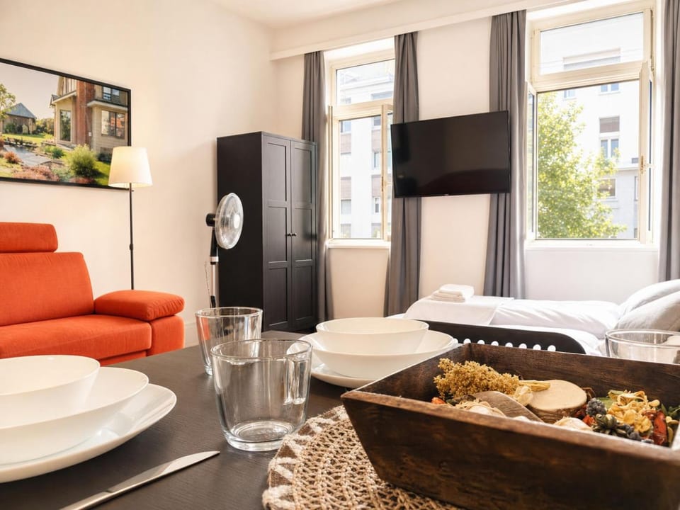 Property building, TV and multimedia, Seating area, Dining area