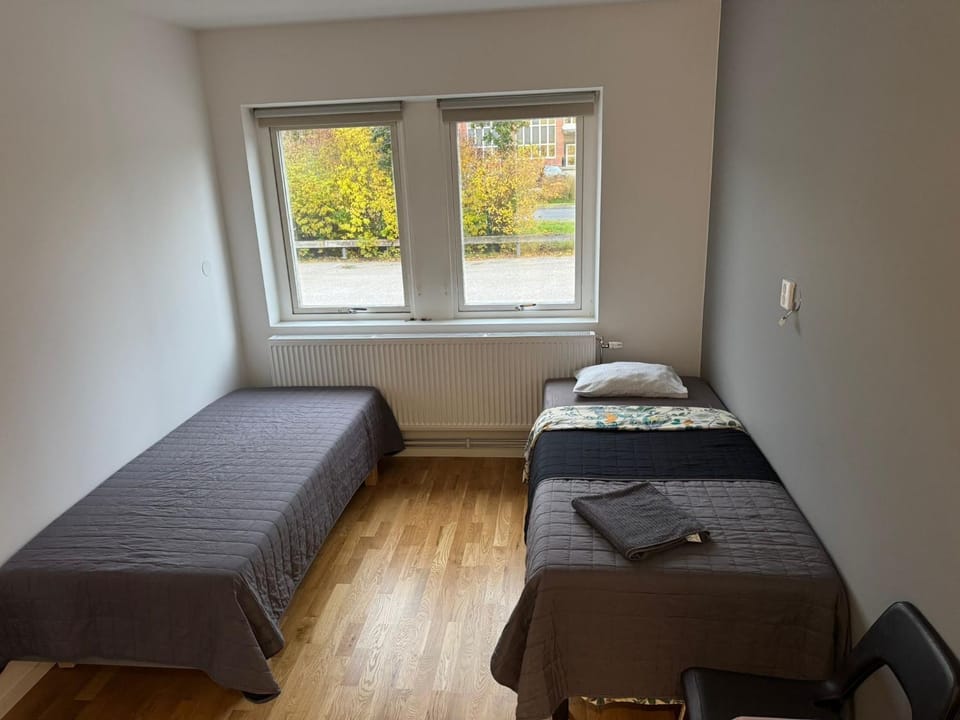 Bed, Seating area, Bedroom, towels