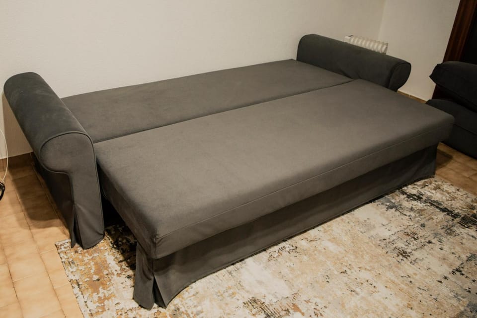 Bed, Living room