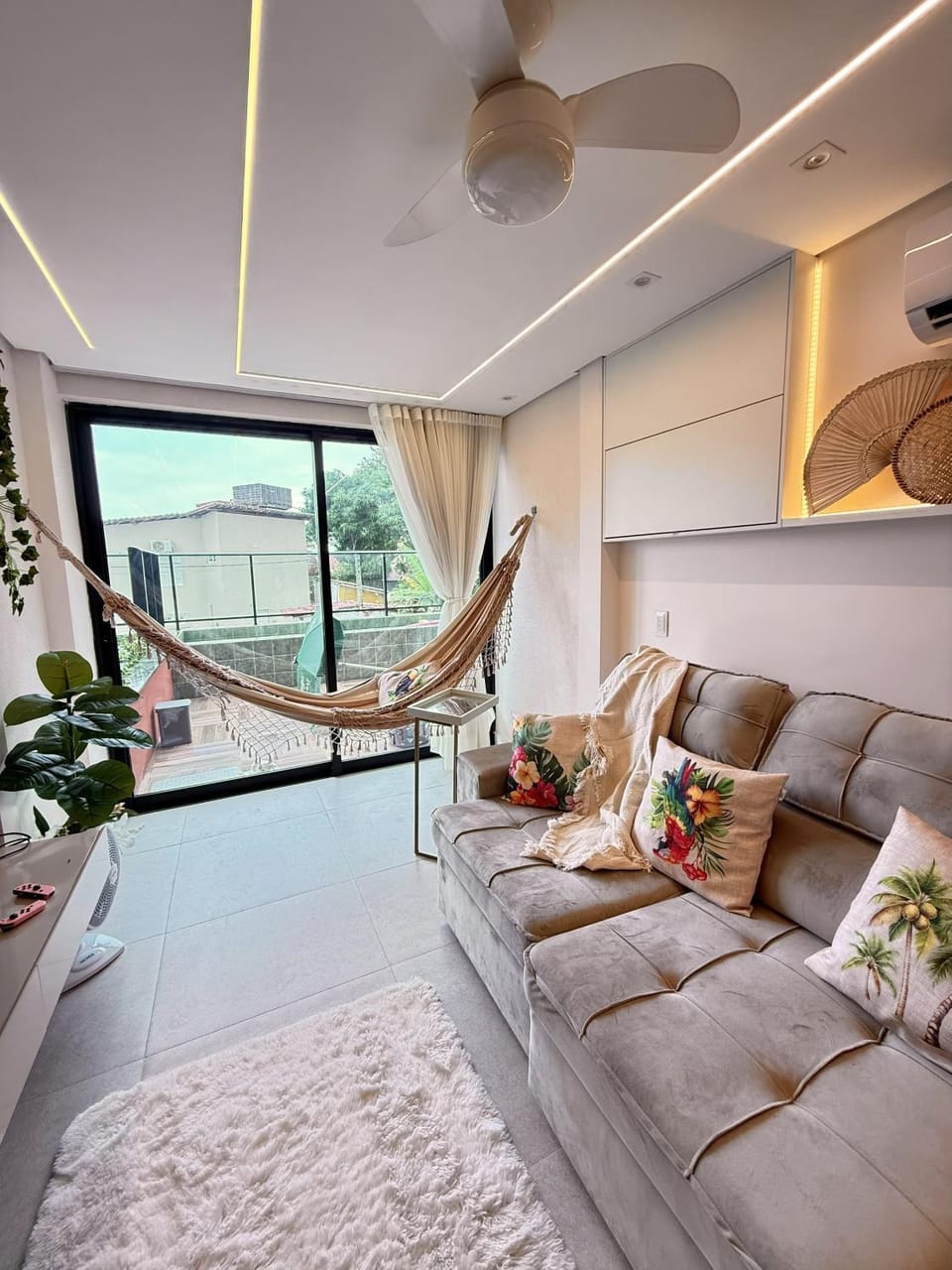Living room, Photo of the whole room, Seating area