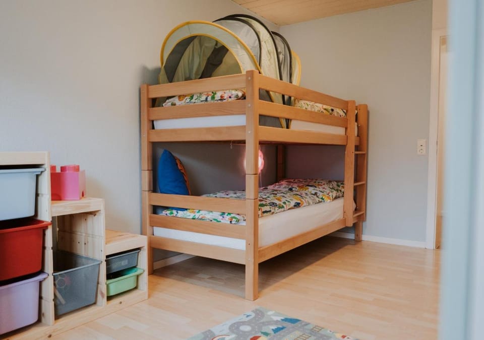 children, bunk bed