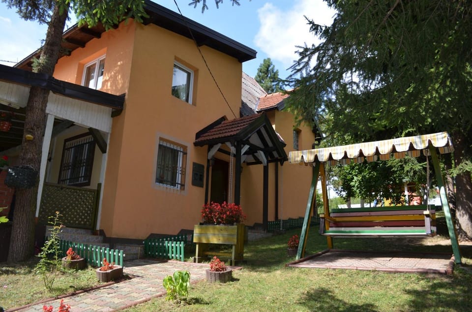 Property building, Facade/entrance, Off site, Activities, Other, Decorative detail