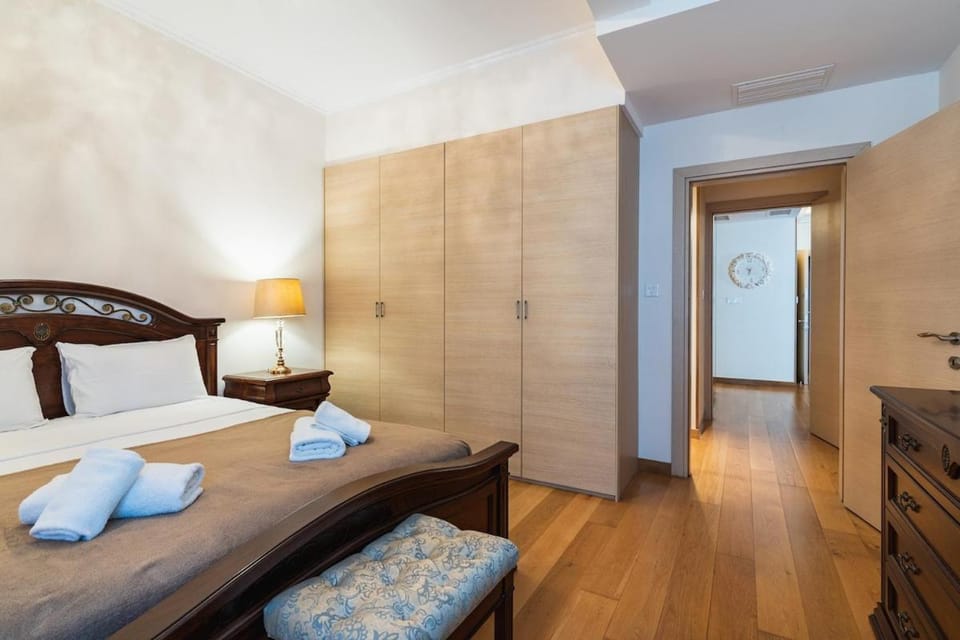 Bed, Photo of the whole room, Bedroom, towels, wardrobe