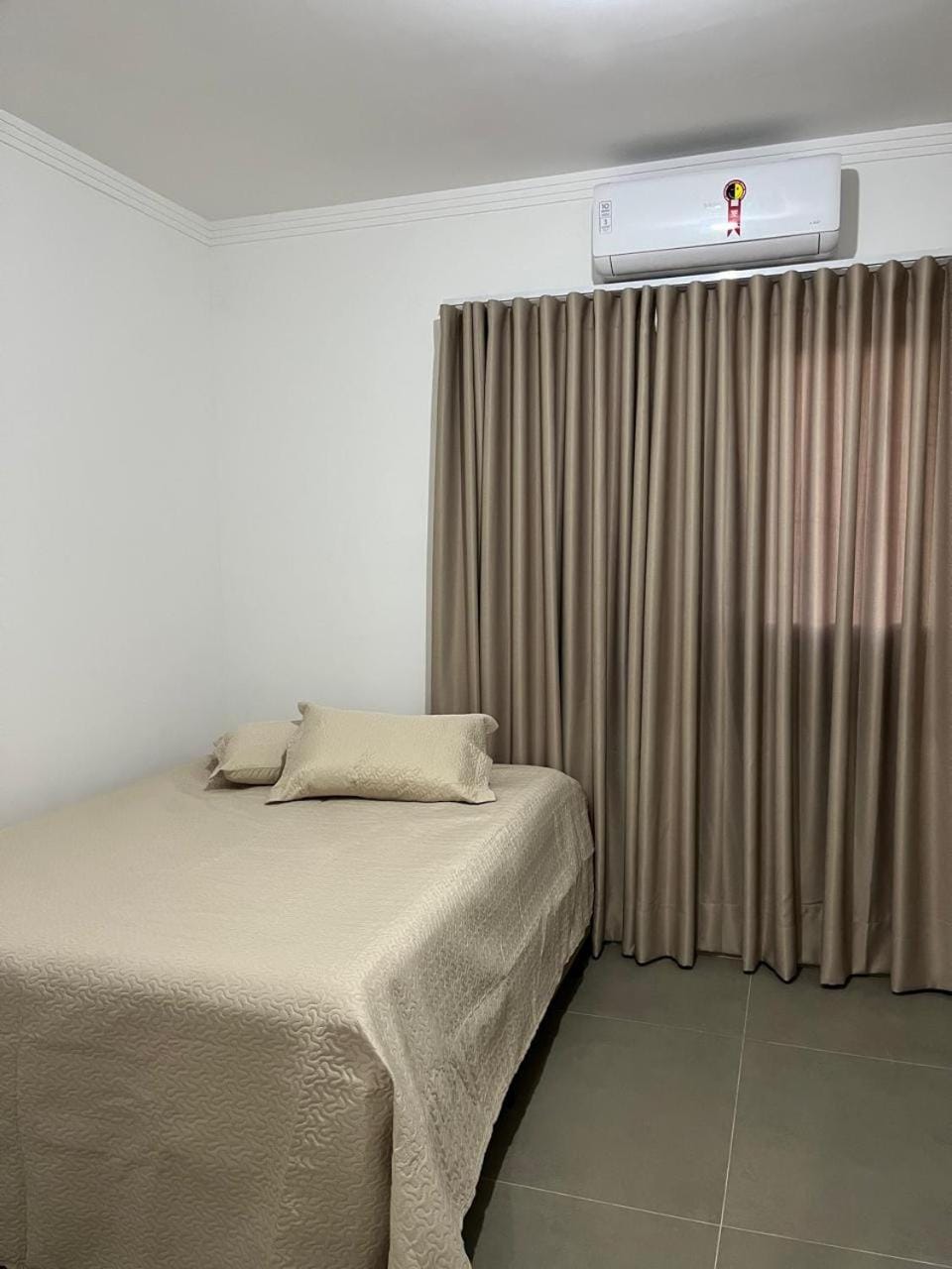 Ed Catarina c ar condicionado e garagem, a melhor para longa temporada Apartment in Sorocaba