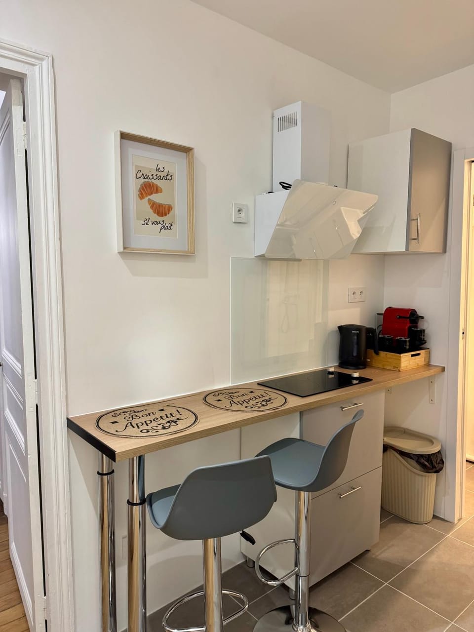 Kitchen or kitchenette, stove