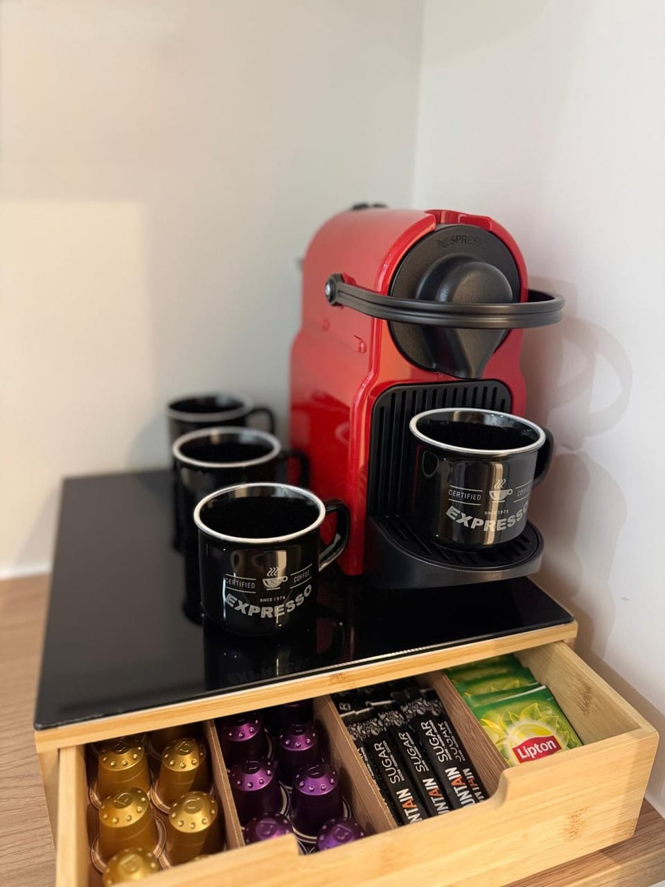 Coffee/tea facilities, Kitchen or kitchenette