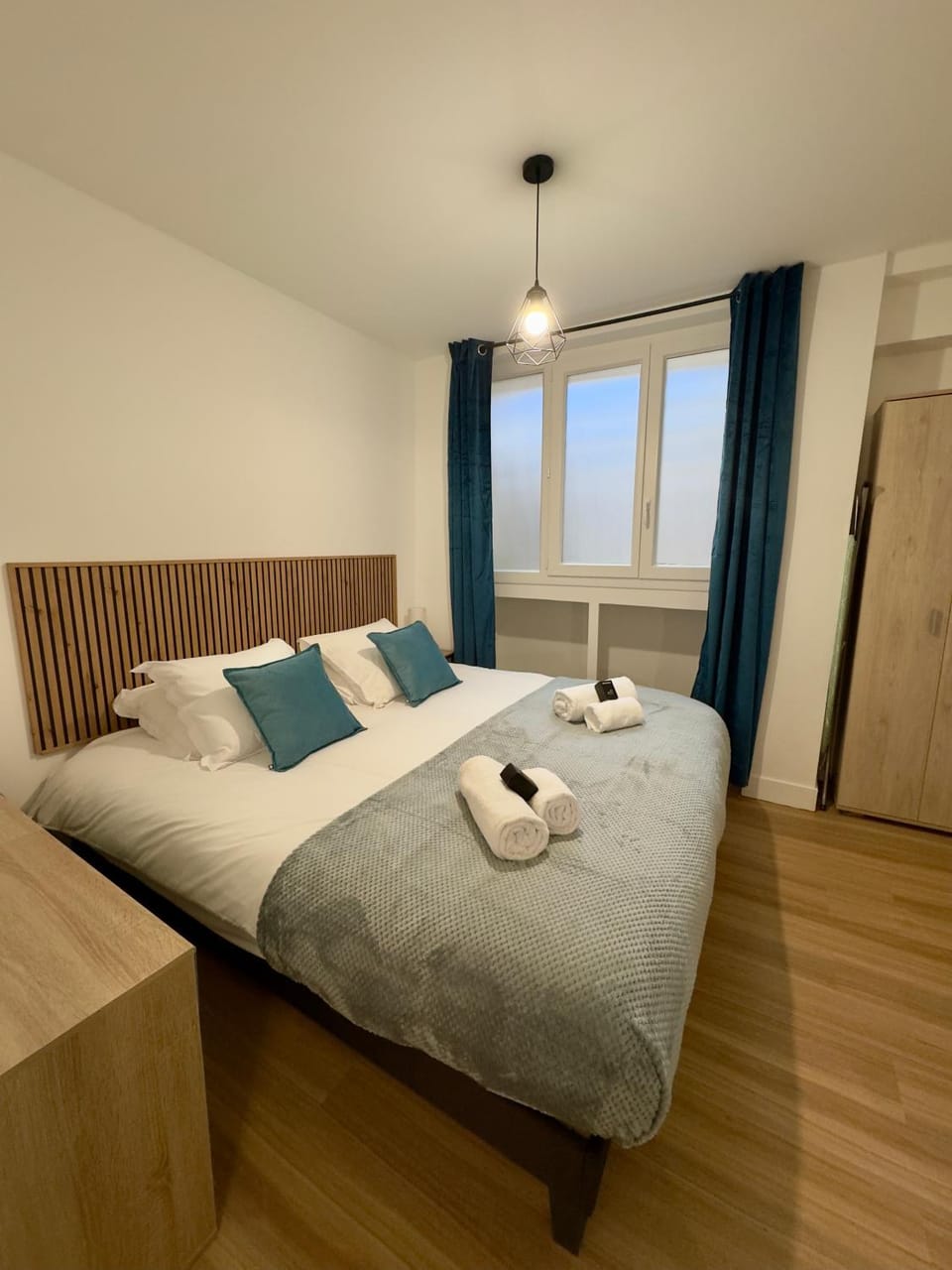 Bed, Photo of the whole room, Bedroom, towels, wardrobe