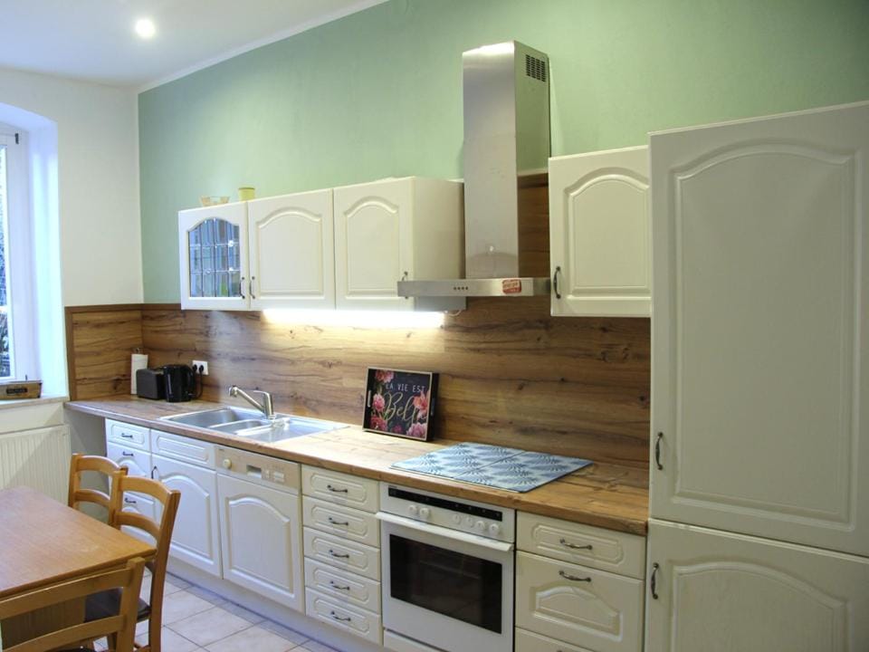 Kitchen or kitchenette, Dining area, dishwasher, oven, stove