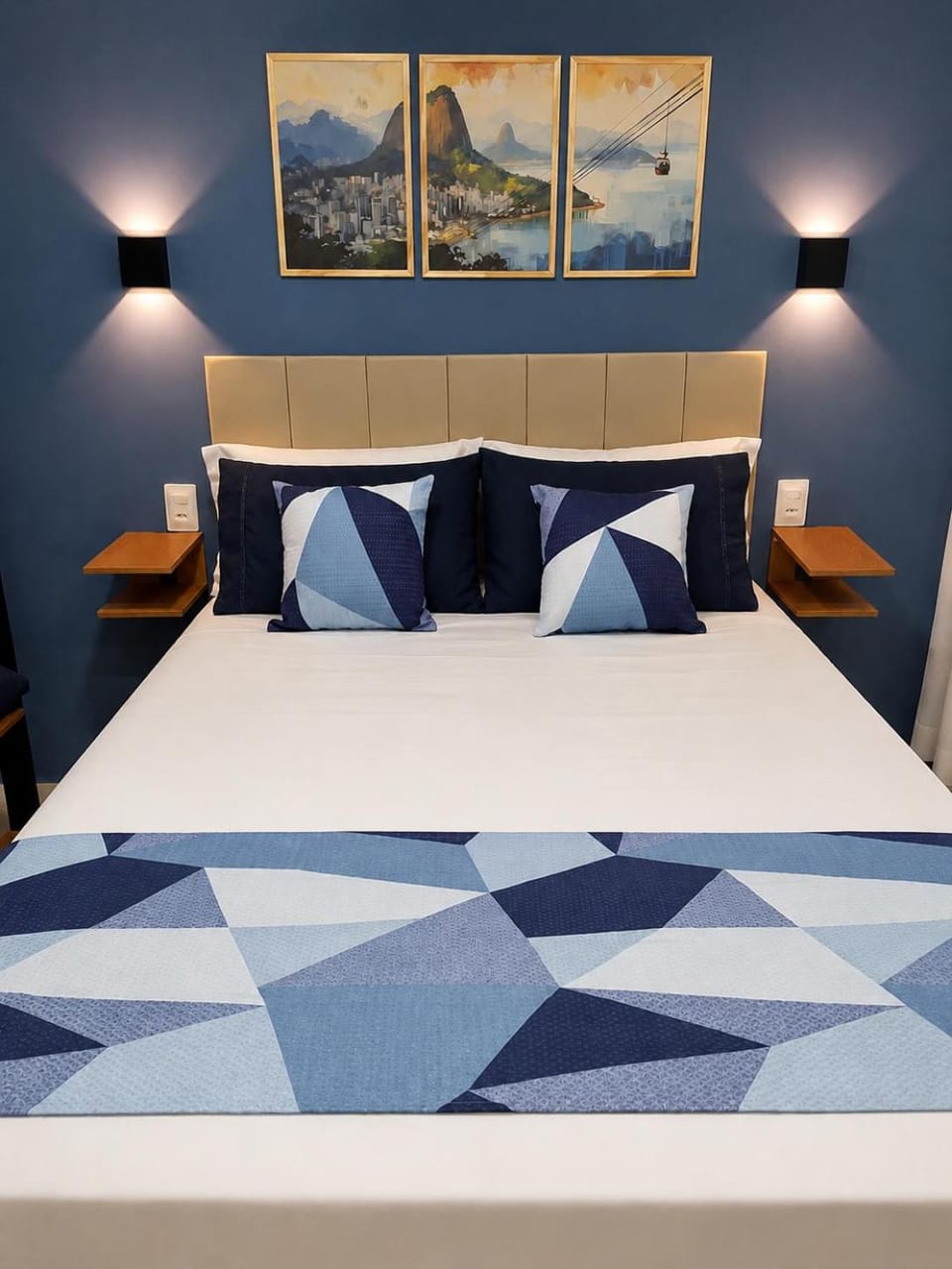 Bed, Photo of the whole room, Bedroom