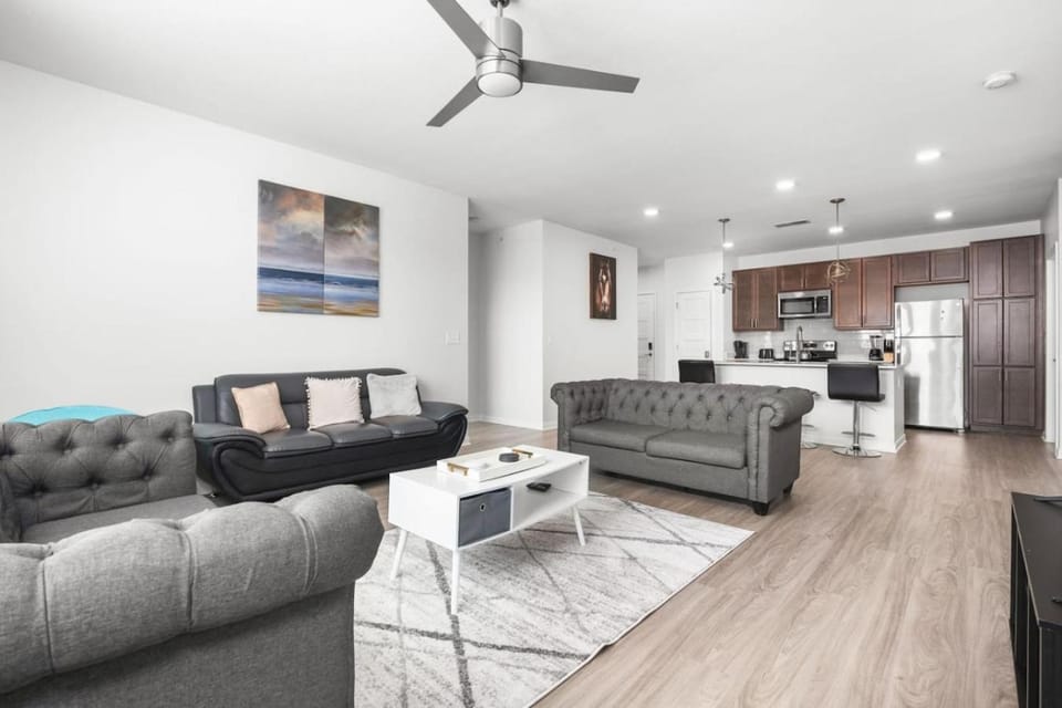 Affordable 2-Bedroom Fishers Pool View Apartment in Fishers