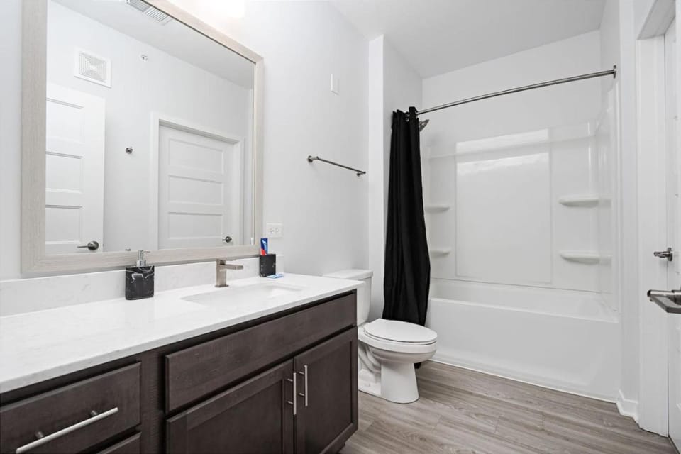 Affordable 2-Bedroom Fishers Pool View Apartment in Fishers