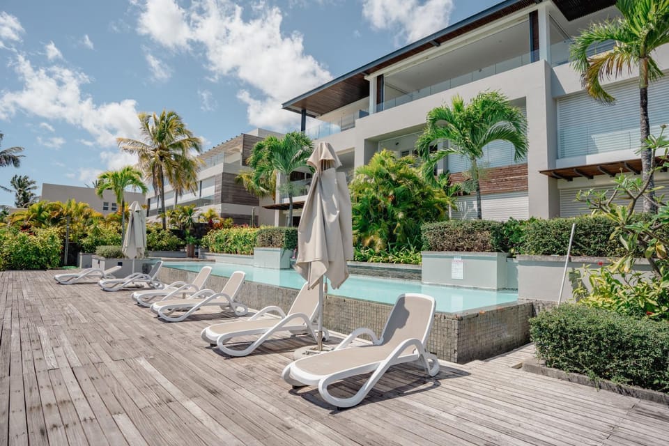 Property building, Pool view, sunbed